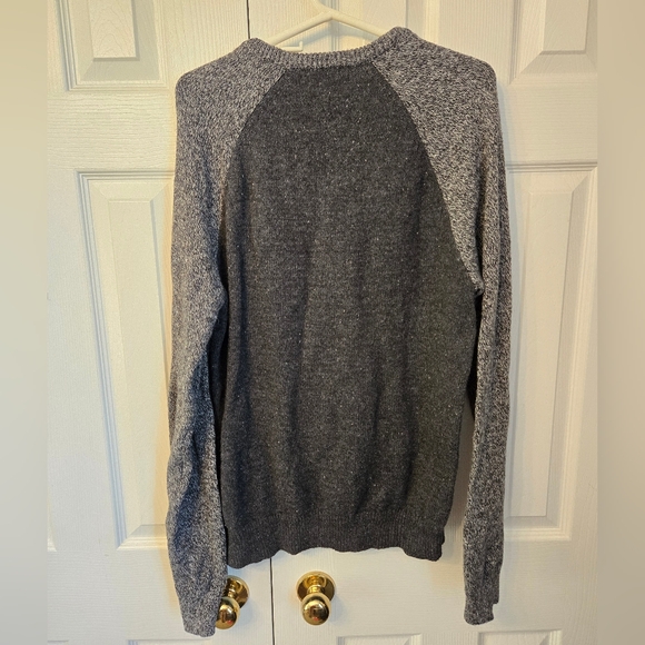 (L)Banana Republic Sweater - Picture 2 of 4